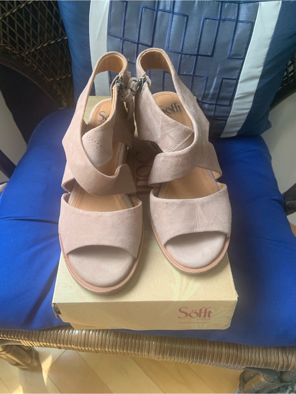 Women's SOFFT Taupe Suede Strappy Sandals NWT